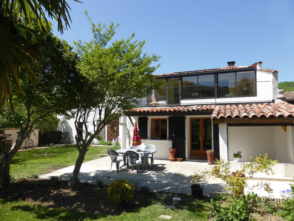 Bed and Breakfast Bedbreakfastbikespyrenees Loubieres Exterior foto